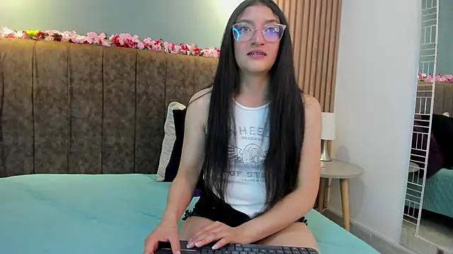 HannaWen  online show from 04.24.26