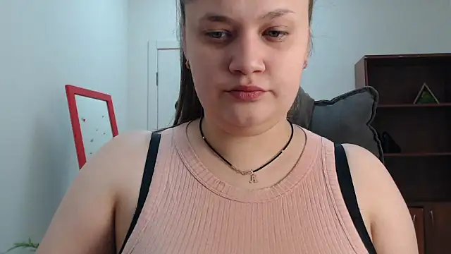 Snapshot of Maddinia chatting on 02.07.26 Maddinia online show from 02.07.26