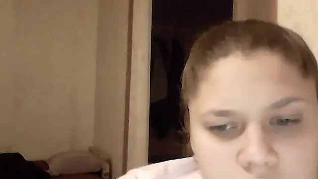 Snapshot of Maddinia chatting on 02.25.26 Maddinia online show from 02.25.26