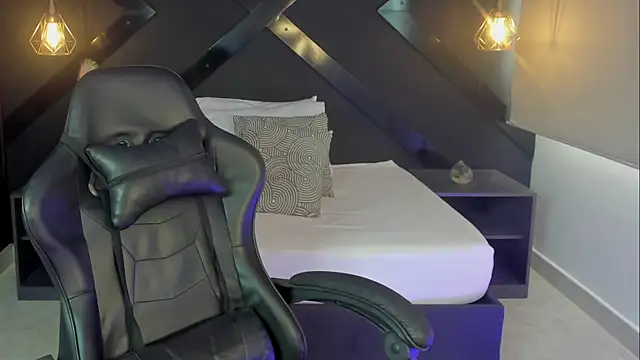 Snapshot of charlottee27_ chatting on 02.28.26 charlottee27 online show from 02.28.26