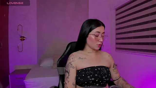 charlottee27  online show from 05.14.26