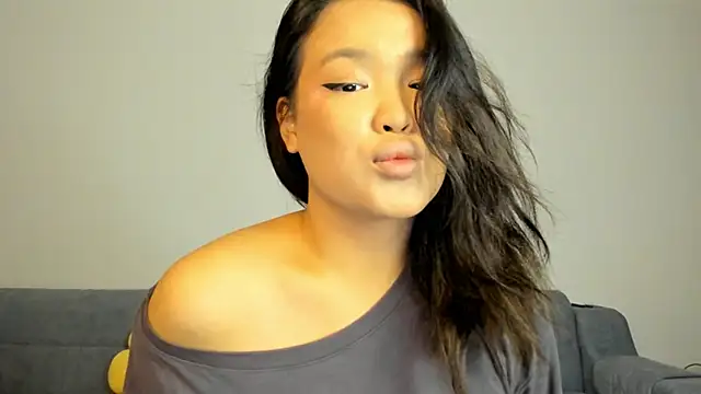 luna yum online show from 02.10.26