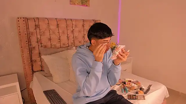 noah lewiss online show from 03.05.26