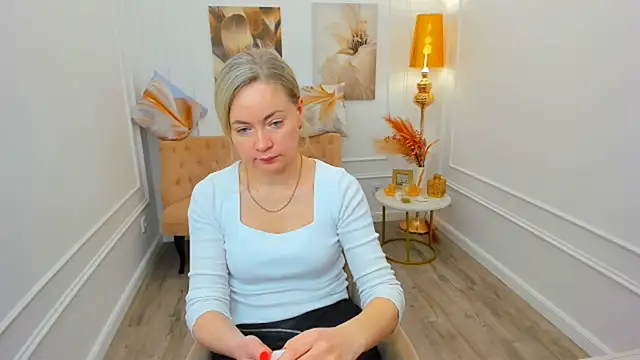 CharlotteKerti online show from 04.17.26