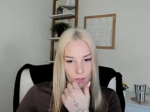 Snapshot of VelvetAngela chatting on 02.06.26 VelvetAngela online show from 02.06.26