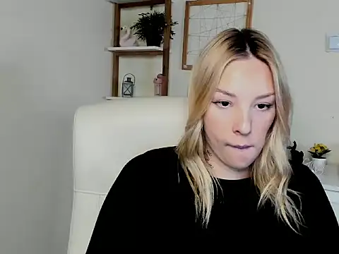 Snapshot of VelvetAngela chatting on 03.04.26 VelvetAngela online show from 03.04.26