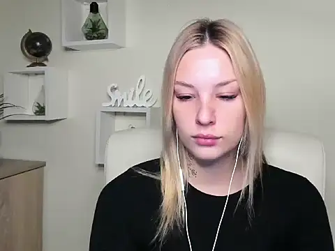 Snapshot of VelvetAngela chatting on 03.10.26 VelvetAngela online show from 03.10.26