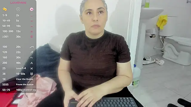 mature gold1 online show from 04.25.26