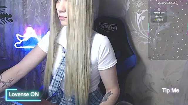 Shiny Victoria online show from 06.14.26