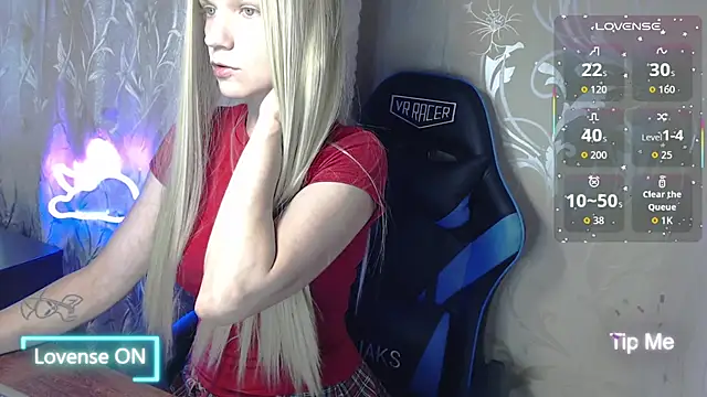 Snapshot of Shiny_Victoria chatting on 07.19.26 Shiny Victoria online show from 07.19.26