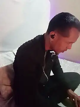 Snapshot of DeivisDeejay chatting on 02.04.26 DeivisDeejay online show from 02.04.26