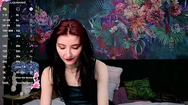 NicoleLuxe online show from 04.21.26