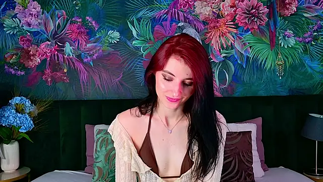 Snapshot of NicoleLuxe chatting on 07.10.26 NicoleLuxe online show from 07.10.26