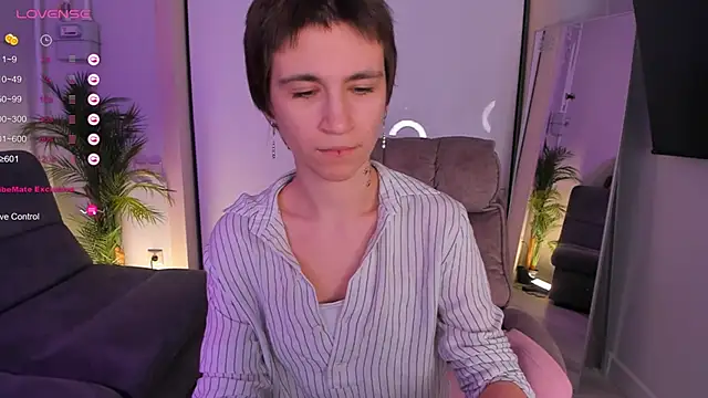 Snapshot of AutumnWhisper chatting on 02.05.26 AutumnWhisper online show from 02.05.26