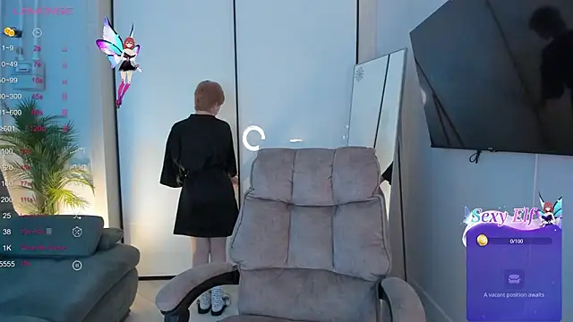 Snapshot of AutumnWhisper chatting on 02.10.26 AutumnWhisper online show from 02.10.26