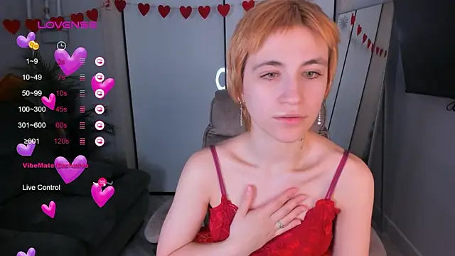 Snapshot of AutumnWhisper chatting on 03.10.26 AutumnWhisper online show from 03.10.26