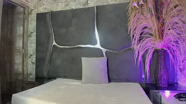 SaxxybunnyAndJayzzy online show from 06.18.26