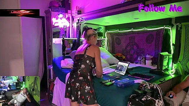 Katycouple69 online show from 05.22.26
