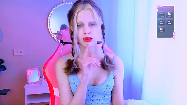 Snapshot of Maxine_gold chatting on 03.06.26 Maxine gold online show from 03.06.26