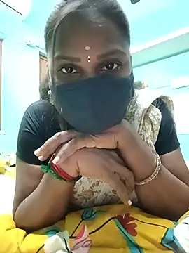 Snapshot of Tamil_Hot_Nisha chatting on 02.10.26 Tamil Hot Nisha online show from 02.10.26