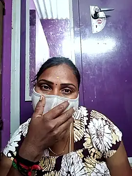 Snapshot of Tamil_Hot_Nisha chatting on 03.12.26 Tamil Hot Nisha online show from 03.12.26