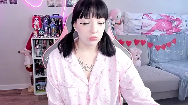 MollysLand online show from 02.26.26