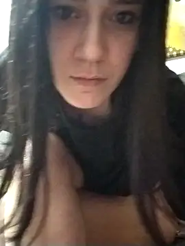 Snapshot of _alya__ chatting on 04.08.26 alya online show from 04.08.26