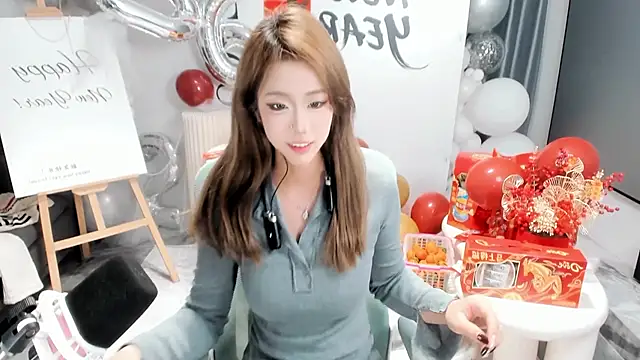 Snapshot of hotgirl0111 chatting on 02.22.26 hotgirl0111 online show from 02.22.26