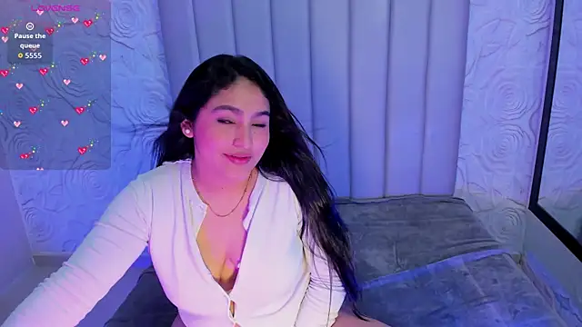 Lya dubois  online show from 04.19.26
