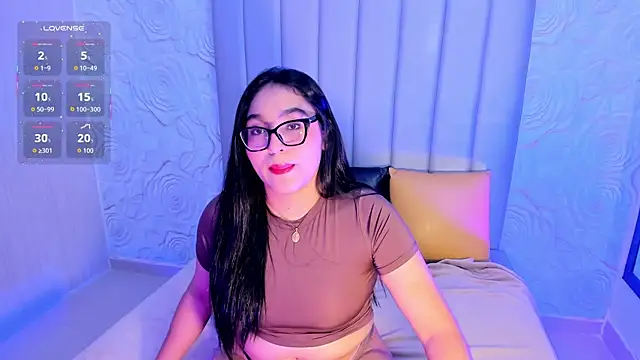 Snapshot of Lya_dubois_ chatting on 07.20.26 Lya dubois online show from 07.20.26