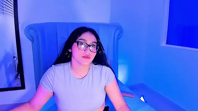 Snapshot of Lya_dubois_ chatting on 07.26.26 Lya dubois online show from 07.26.26
