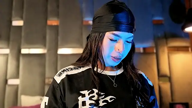 MeelFox online show from 06.10.26