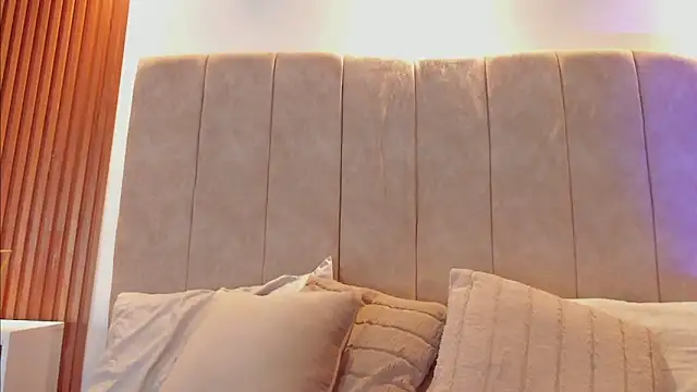  Laura saenz1 online show from 02.03.26