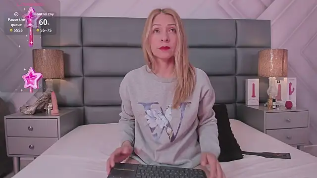 AlexaFoxx  online show from 04.27.26