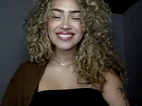 Snapshot of Maddy_Beluci chatting on 03.05.26 Maddy Beluci online show from 03.05.26