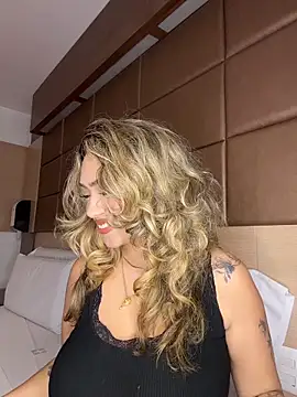 Snapshot of Maddy_Beluci chatting on 03.11.26 Maddy Beluci online show from 03.11.26