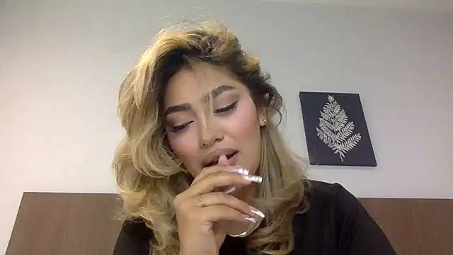 Maddy Beluci online show from 07.23.26