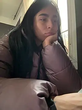 Sara Fernandez  online show from 02.11.26