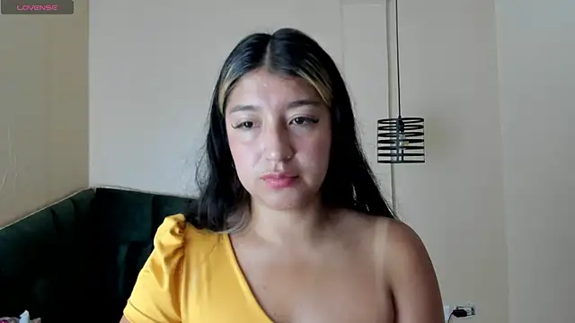 Dahiana Dmour  online show from 04.24.26