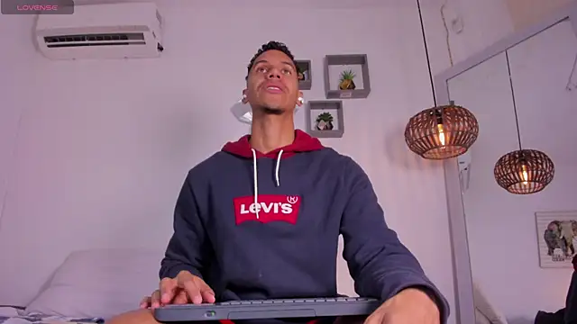 Royland Vega online show from 03.12.26