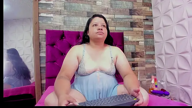 Carolina-Lenon online show from 02.06.26