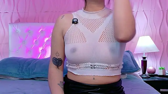 Snapshot of Mia_Cherry__ chatting on 05.18.26 Mia Cherry online show from 05.18.26