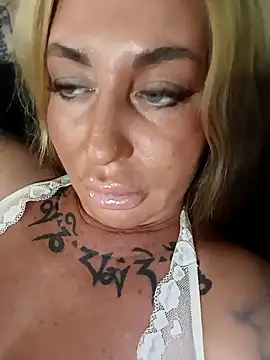 MiaMooly online show from 09.08.25