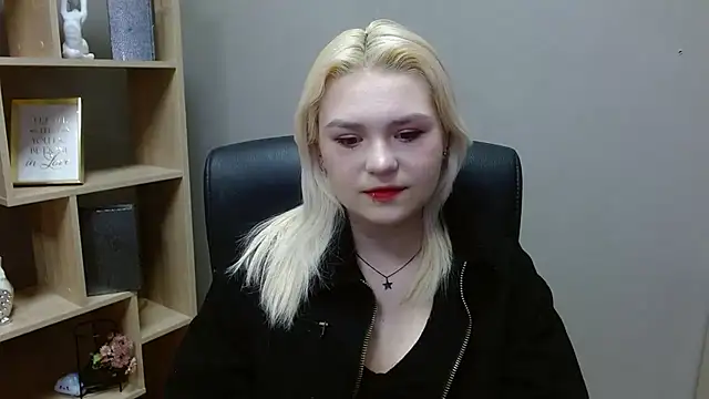 SweetLilyxo online show from 02.17.26