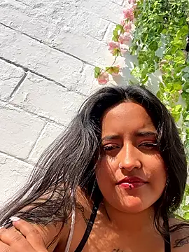 Annie Alicee online show from 02.11.26