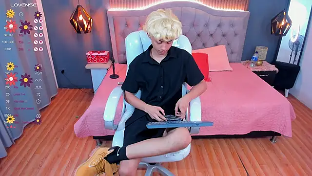 Noa 03 online show from 03.06.26