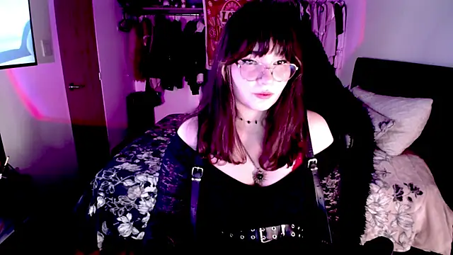 Snapshot of ElyNoiruwu chatting on 03.28.26 ElyNoiruwu online show from 03.28.26