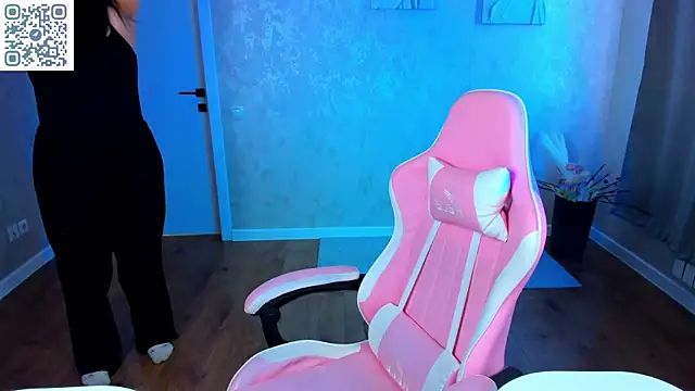 Kira G0ld online show from 04.21.26