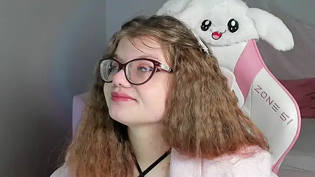 ChloeHalses online show from 02.04.26