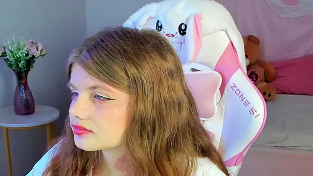 ChloeHalses online show from 06.09.26